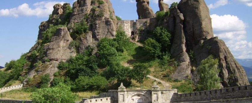 от  ВАРНА-БЕЛОГРАДЧИШКИ СКАЛИ,ПЕЩЕРА ЛЕДЕНИКА и  КРЕПОСТ БАБА ВИДА