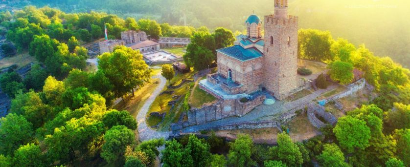 от БУРГАС и АЙТОС- ВЕЛИКО ТЪРНОВО и ХОТНИШКИ ВОДОПАД